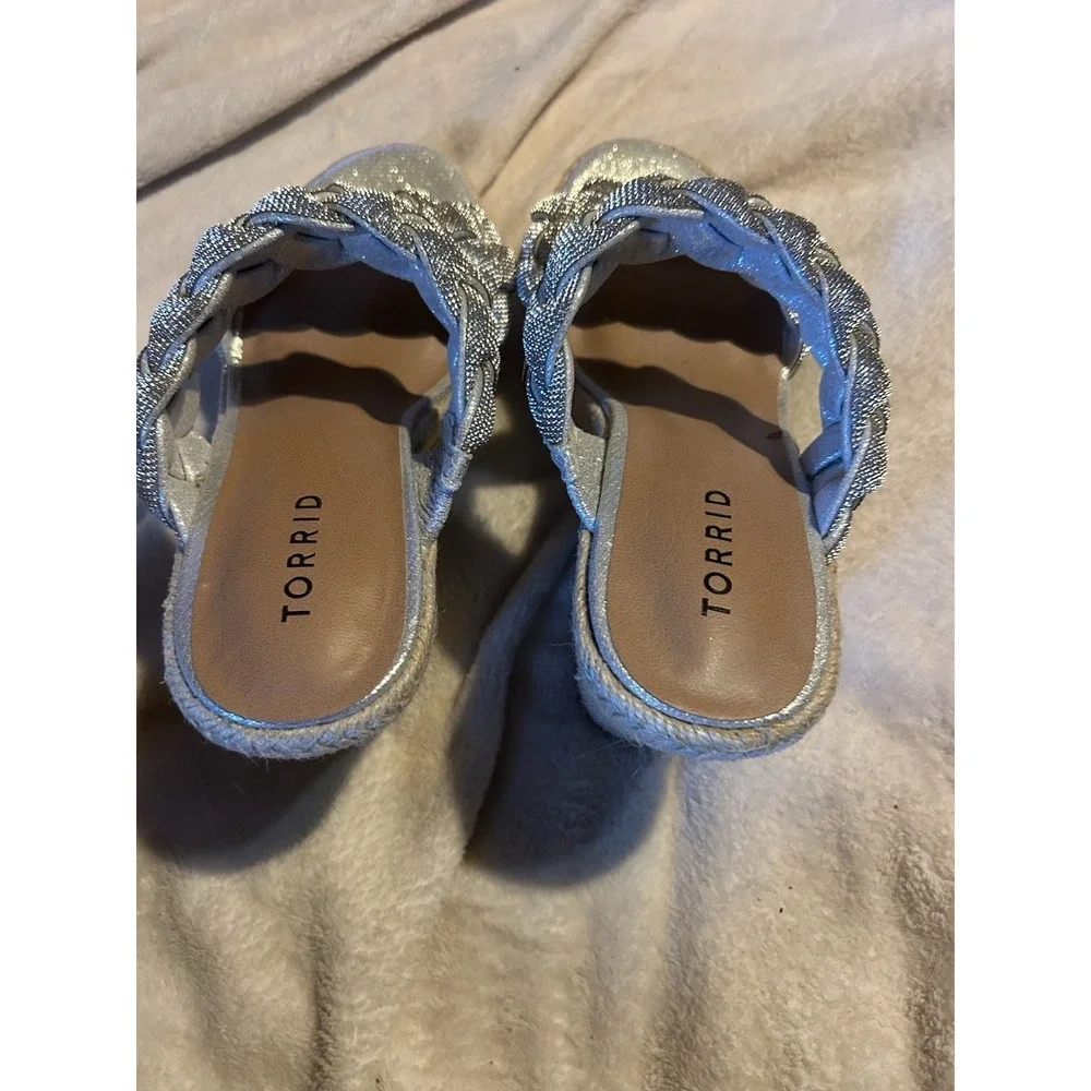Torrid Silver Braided Wedge Sandals 8WW Platform Heels Slides - Picture 5 of 6